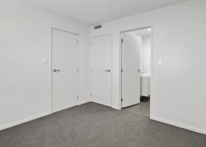  at 2D/4045 Great North Road, Glen Eden, Auckland