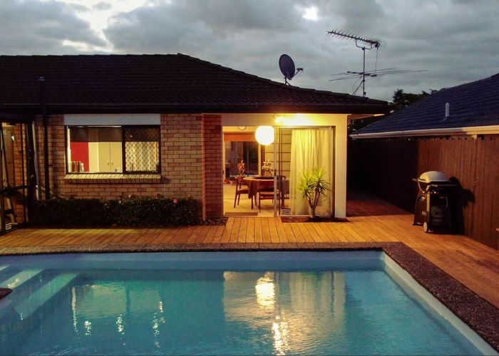  at 186 Prince Regent Drive, Farm Cove, Auckland