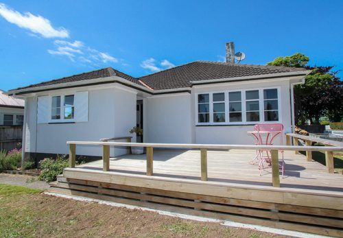  at 2 Bains Avenue, Hamilton East, Hamilton