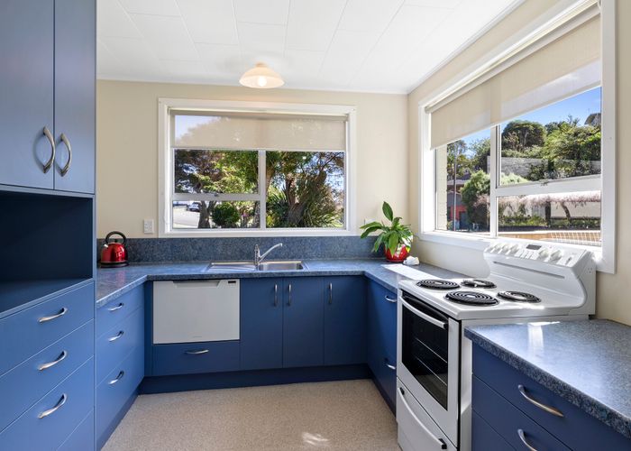  at 1/12 Ambury Place, Merrilands, New Plymouth