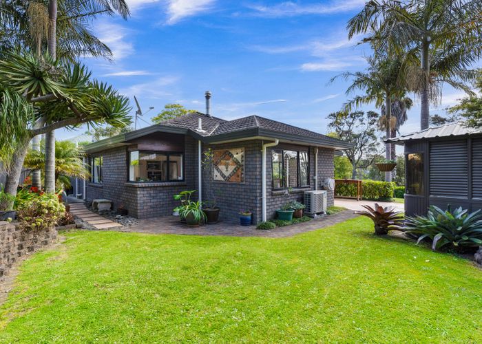  at 184 Cliff View Drive, Green Bay, Auckland