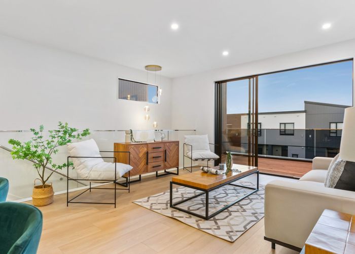  at 33 Puihi Cresent, Westgate, Waitakere City, Auckland