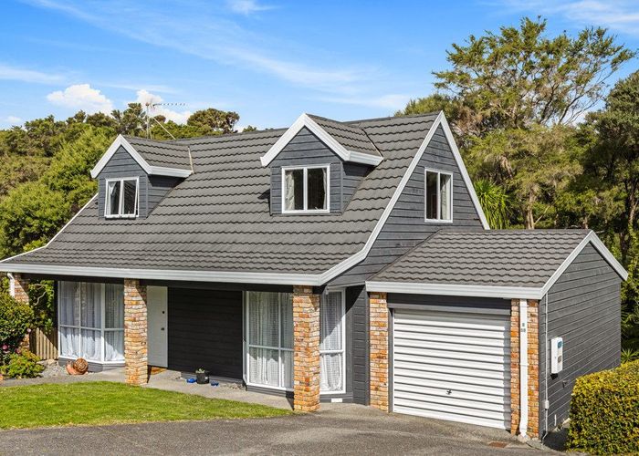  at 2/30 Lagoon Way, West Harbour, Auckland