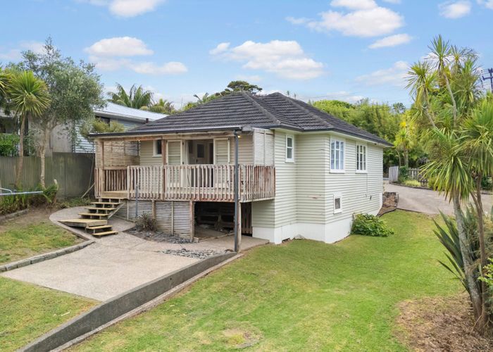  at 31 Phillip Avenue, Glen Eden, Waitakere City, Auckland