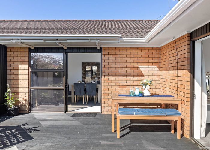  at 1/10 Bass Street, West Harbour, Auckland
