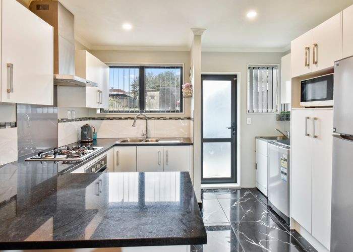  at 5/1 Plunket Avenue, Manukau Central, Auckland