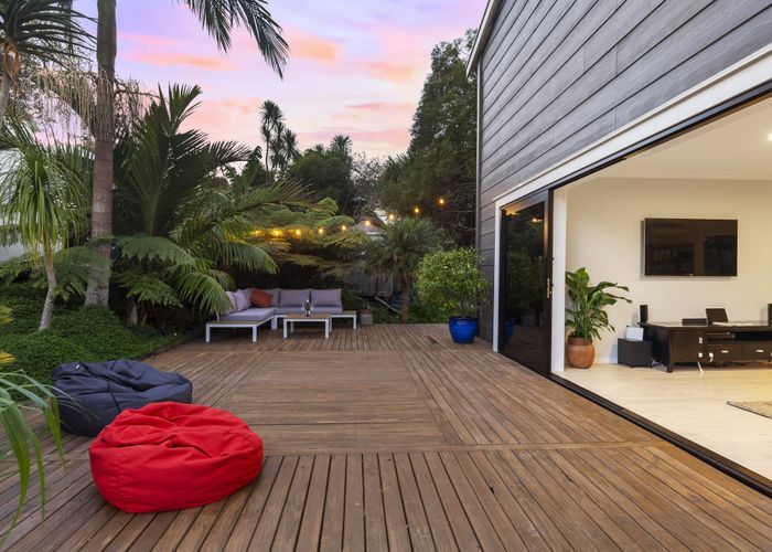  at 2/29 Ridgewood Crescent, Birkenhead, Auckland