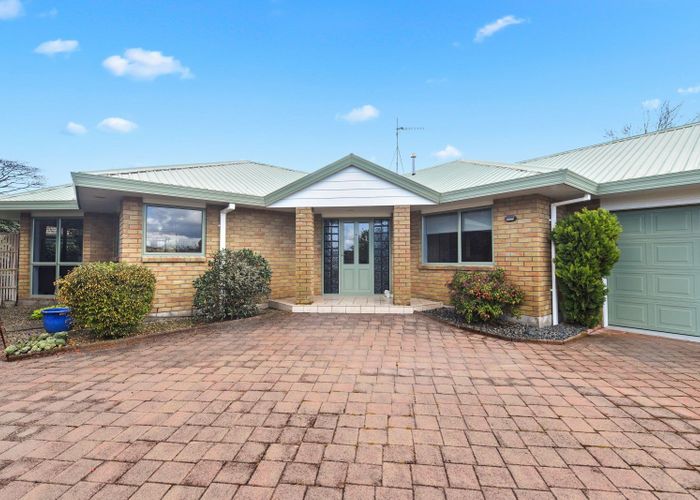  at 10 Guernsey Place, Grandview Heights, Hamilton