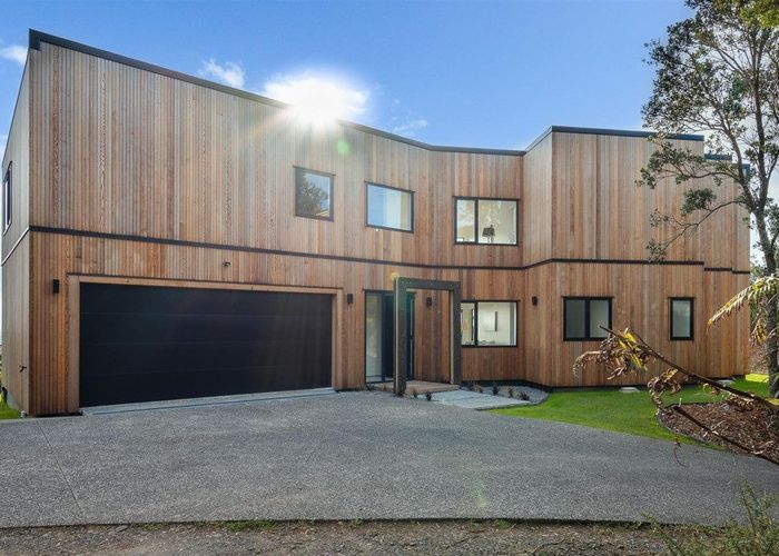 at 123 Piha Road, New Lynn