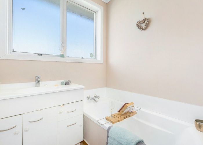  at 44 Beauzami Crescent, Ascot Park, Porirua