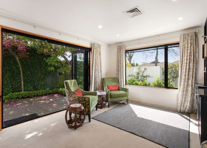  at 2/31A Garden Road, Merivale, Christchurch