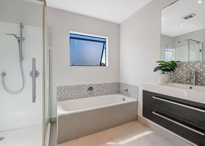  at 24 Bronzewing Tce, Unsworth Heights, North Shore City, Auckland