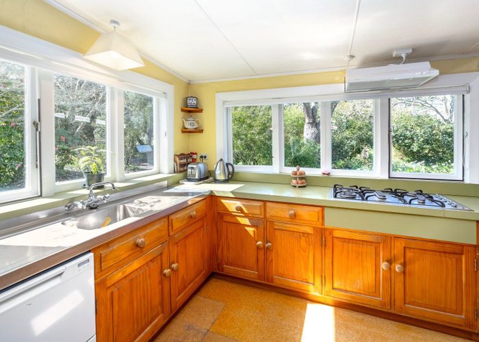  at 96 Chester Road, Clareville, Carterton