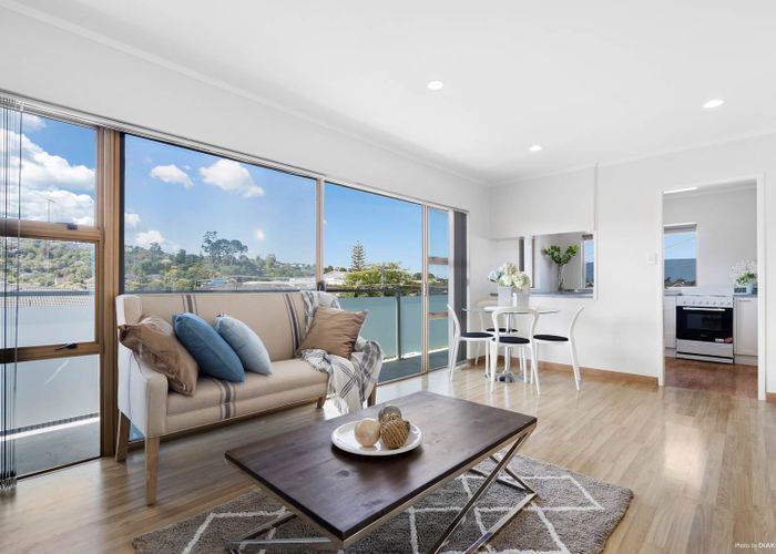  at 3/762 Beach Road, Browns Bay, Auckland