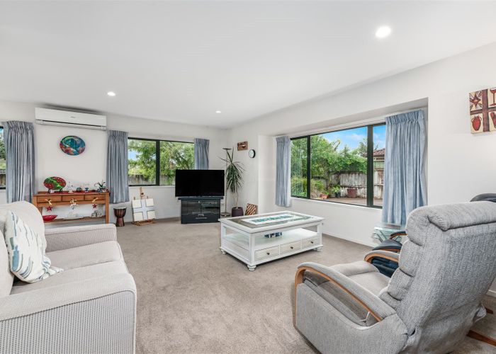  at 9 Zeus Avenue, Henderson, Auckland