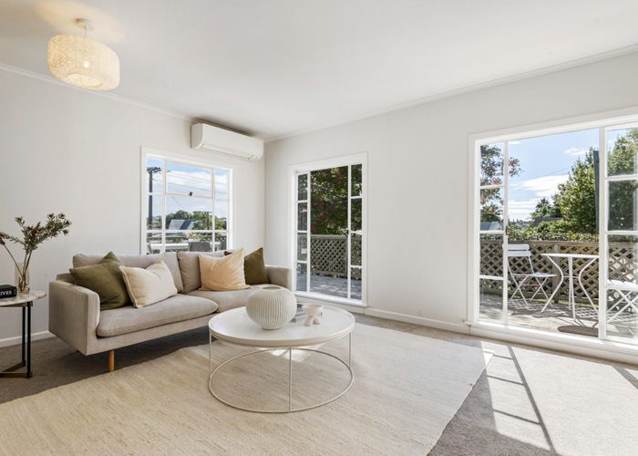  at 6 Alma Road, Milford, Auckland