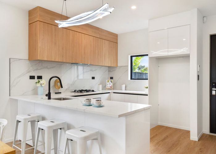  at 6/48 Allen Street, Māngere East, Auckland