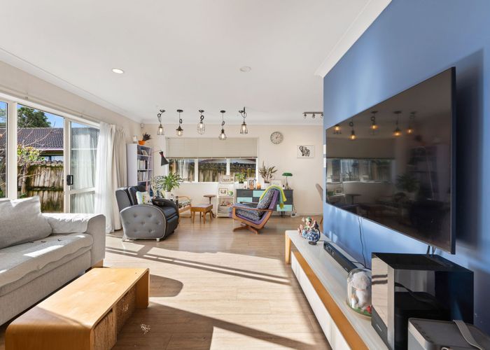  at 1/15 Penruddocke Road, Half Moon Bay, Manukau City, Auckland