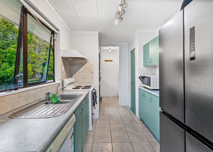  at 6 Crosby Road, West Harbour, Waitakere City, Auckland