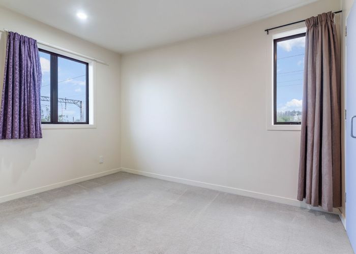  at 28 Saintly Lane, Avondale, Auckland City, Auckland