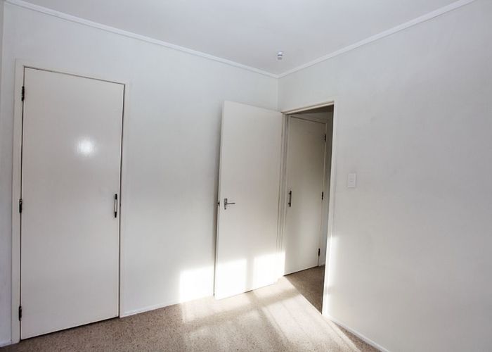  at 2/85A Target Road, Totara Vale, North Shore City, Auckland