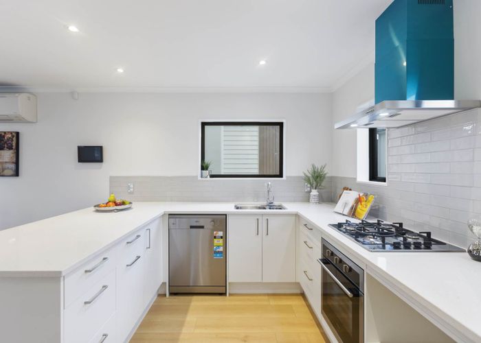  at 12A Ropata Avenue, Point England, Auckland
