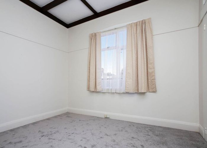  at 32 Winstone Road, Mount Roskill, Auckland City, Auckland