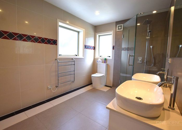  at 14 Provence Esplanade, Te Atatu Peninsula, Waitakere City, Auckland