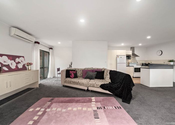  at 10/12 Northcross Drive, Oteha, Auckland