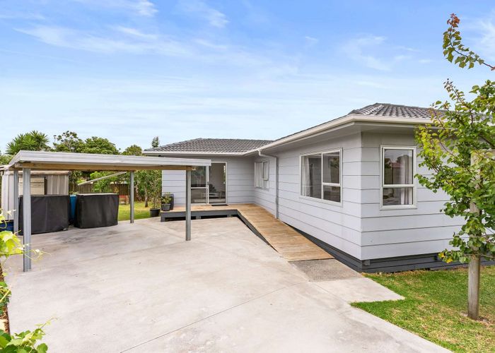  at 5 De Bloge Place, Manukau, Manukau City, Auckland