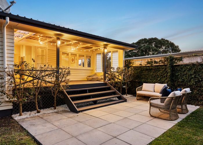  at 90a Beach Haven Road, Beach Haven, North Shore City, Auckland