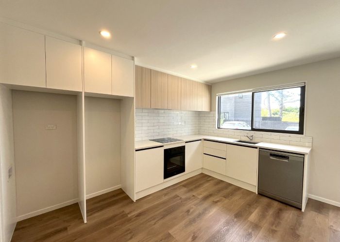  at 16 Whai Hua Lane, Mangere Bridge, Manukau City, Auckland