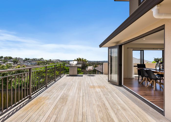 Free property data for 76 Luckens Road, West Harbour, Auckland homes