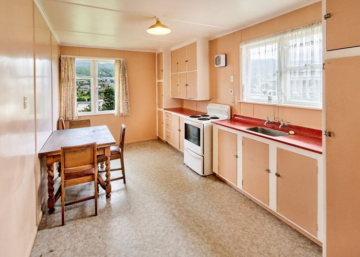  at 22 Taylor Terrace, Tawa, Wellington