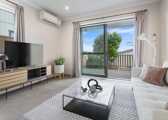  at 44 Pukewhero Rise, Westgate, Waitakere City, Auckland