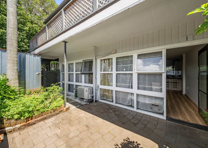  at 1/11 Tawera Road, Greenlane, Auckland