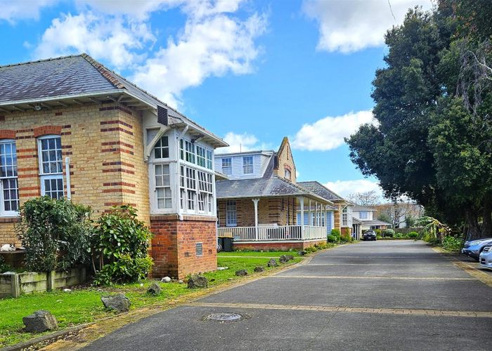  at 25 Montilla Place, Manurewa, Manukau City, Auckland