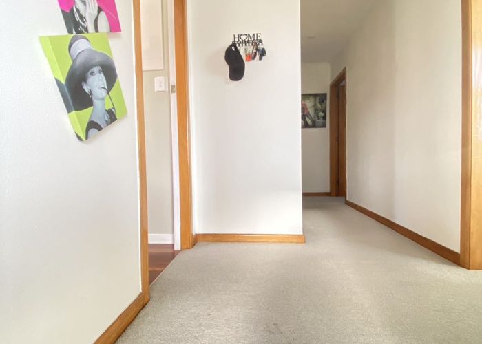  at 26 Kaipatiki Road, Glenfield, Auckland