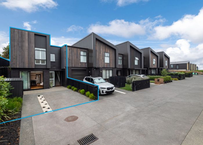  at 10 Nga Tutu Place, Belmont, North Shore City, Auckland