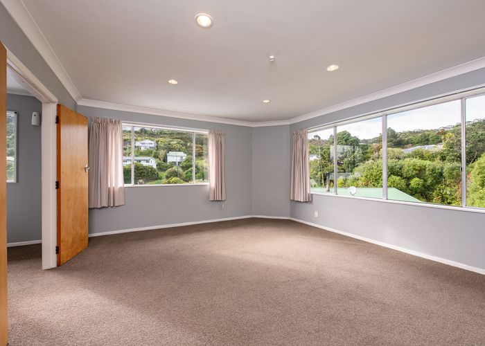  at 4 Glen Alton Avenue, Paparangi, Wellington