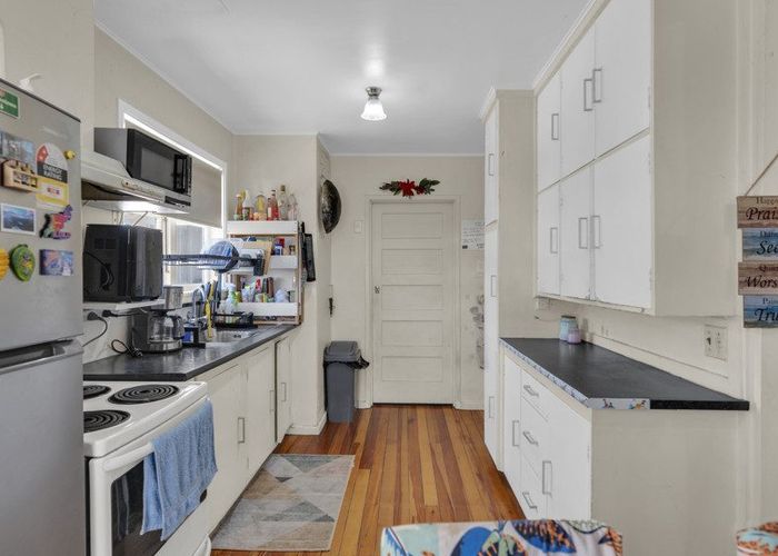  at 18 Ballantynes Ave, Upper Riccarton, Christchurch City, Canterbury