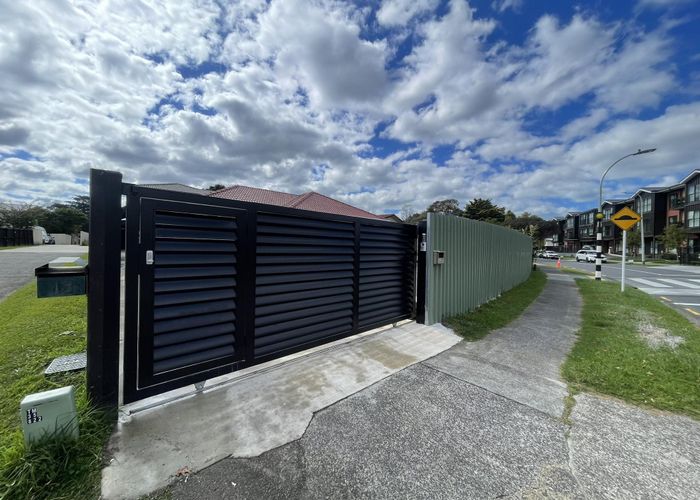  at 11 Edgewater Drive, Pakuranga, Auckland