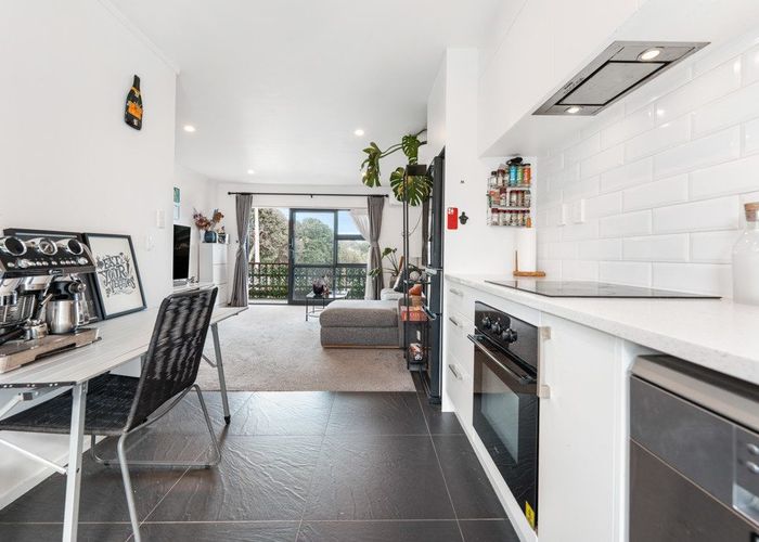 at 5/14 Mcdonald Crescent, Mount Wellington, Auckland City, Auckland