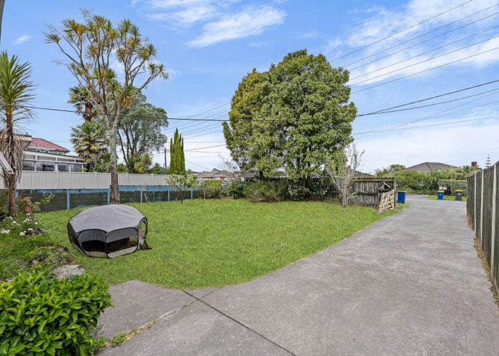  at 26 Woodglen Road, Glen Eden, Waitakere City, Auckland