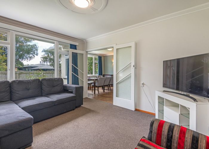  at 8 Winston Avenue, Hokowhitu, Palmerston North, Manawatu / Whanganui