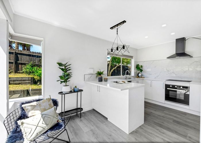  at 10 Skelton Avenue, Randwick Park, Auckland