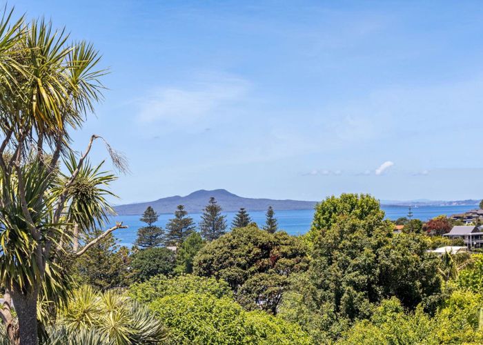  at 2/26 Salem Place, Torbay, North Shore City, Auckland