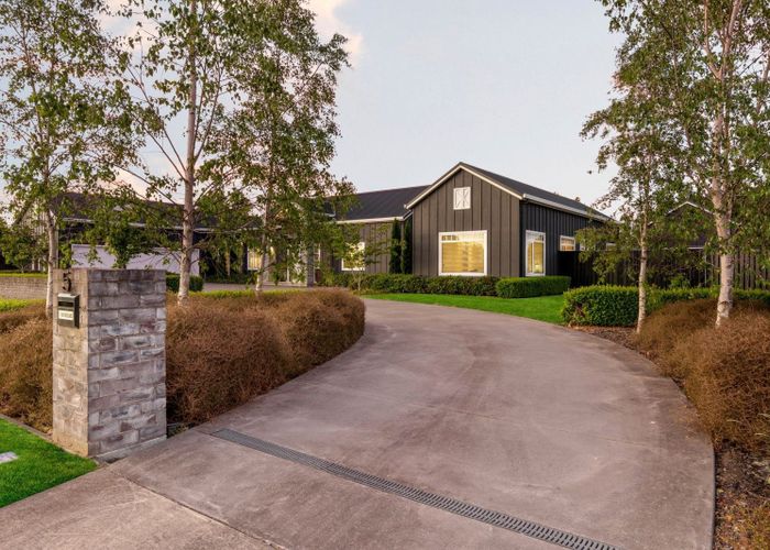  at 5 Seachange Drive, Leamington, Cambridge