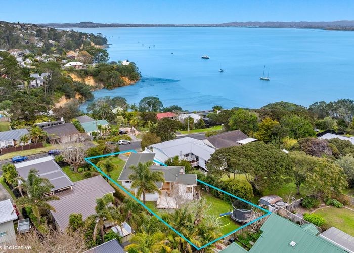  at 37 Neptune Avenue, Beach Haven, North Shore City, Auckland