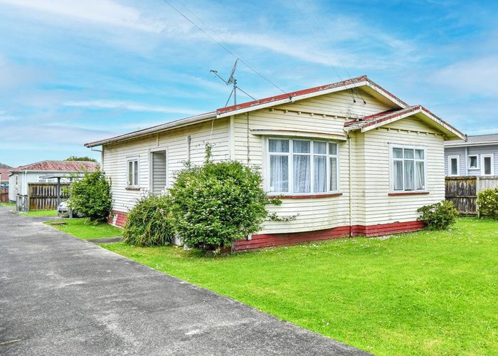  at 13 Rosebank Road, Papatoetoe, Auckland